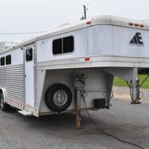 Used 2005 Elite 8440LQ 4 Horse Trailer with 4′ Short Wall