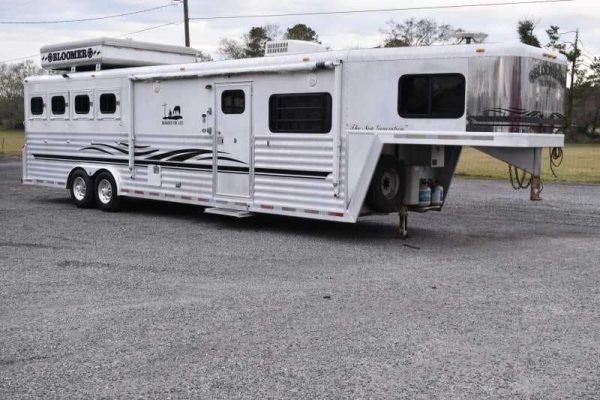 2003-bloomer-8414lq-4-horse-trailer-with-14-short-wall-1.jpg