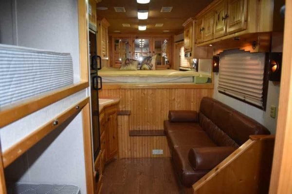 2003-bloomer-8414lq-4-horse-trailer-with-14-short-wall-9.jpg