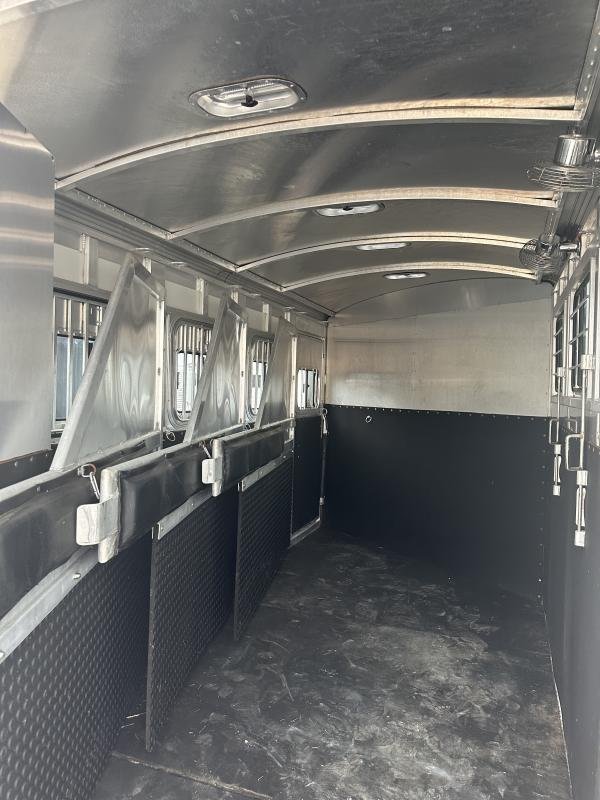 2004-cherokee-trailers-4h-gn-horse-trailer-9.jpg
