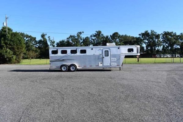 2006-exiss-7407lq-4-horse-trailer-with-7-short-wall-2.jpg