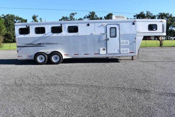 2006-exiss-7407lq-4-horse-trailer-with-7-short-wall-3.jpg