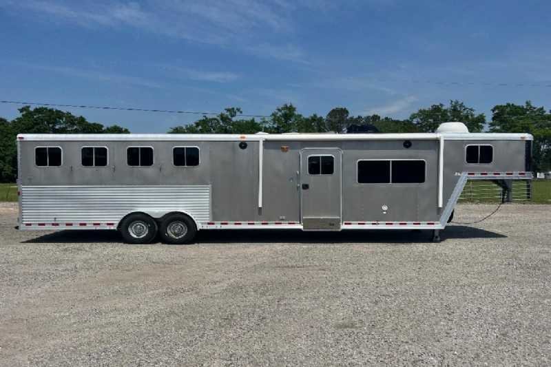 2006-featherlite-8412lq-4-horse-trailer-with-12-short-wall.jpg