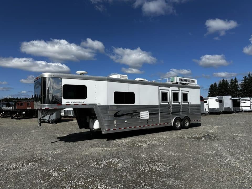 2009-bloomer-trailers-evolution-10th-anniversary-edition-3-h-11-lq.jpg