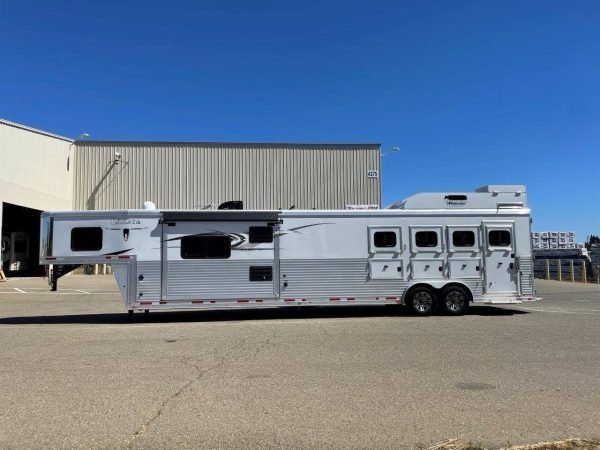 2015-lakota-bighorn-edition-8414-4-horse-trailer-with-living-quarters-1-slide.jpeg