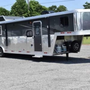 2020 Bison Laredo 3 Horse Trailer with 11′ Short Wall