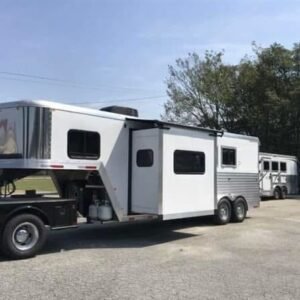 2020 Merhow 2H 9′ LQ with Slide and Dinette