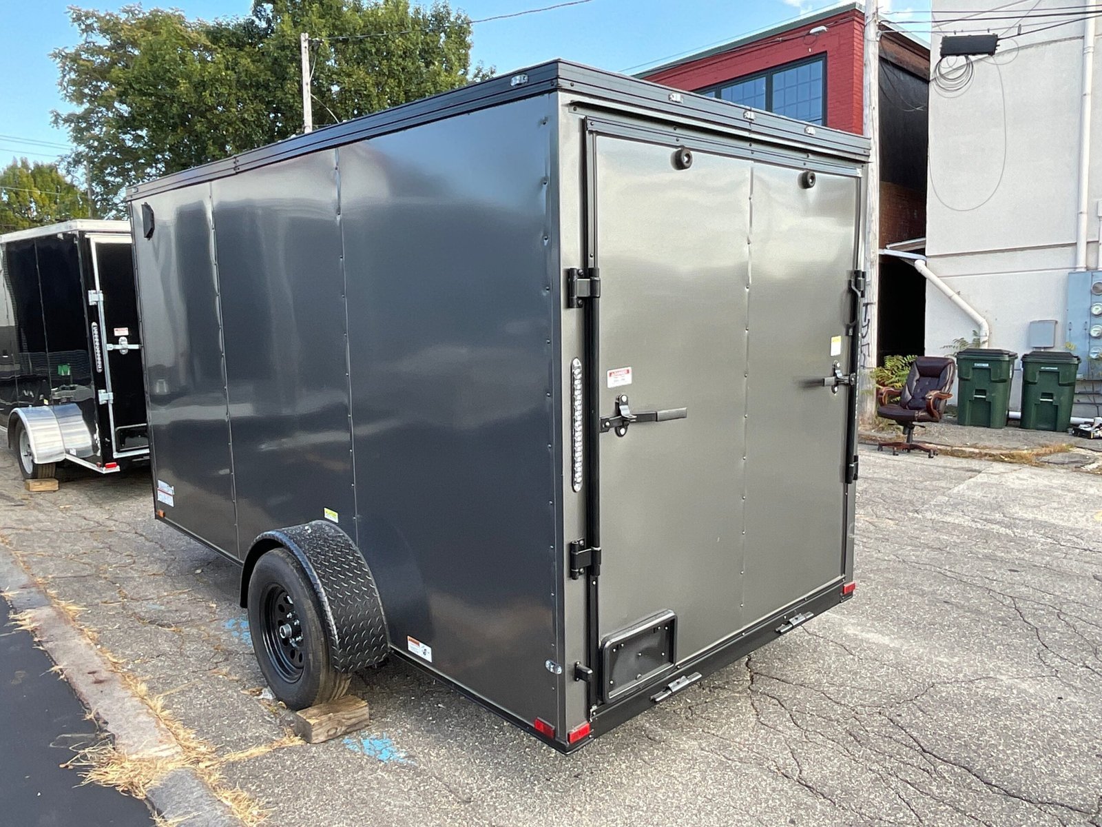 6×12-enclosed-cargo-trailer-quality-cargo4-scaled-1.jpg