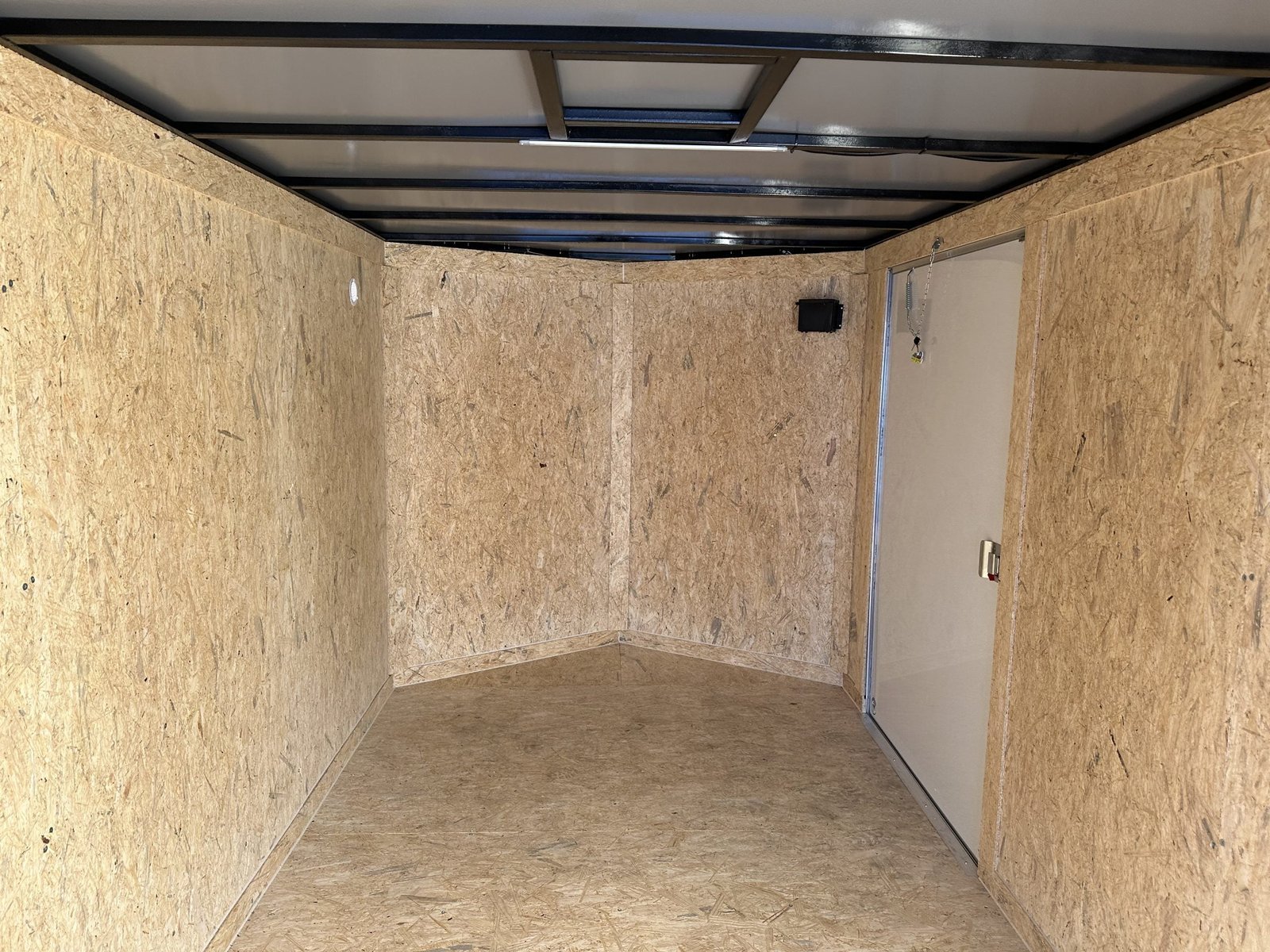 7x16_barn_door_enclosed_cargo_trailer_white-7-scaled-1.jpg