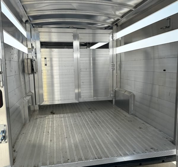 new-2024-hillsboro-24-livestock-trailer-three-compartments-4.jpg