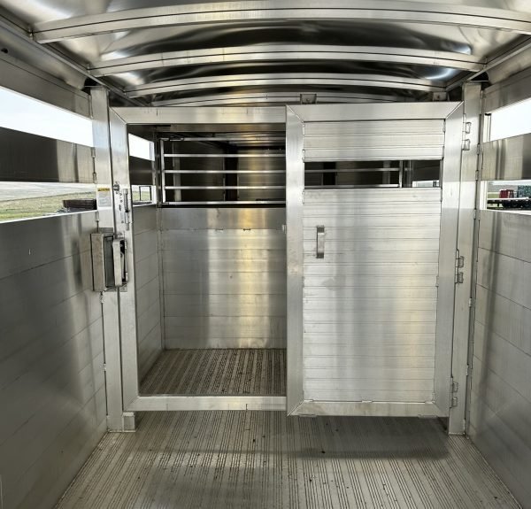 new-2024-hillsboro-24-livestock-trailer-three-compartments-5.jpg