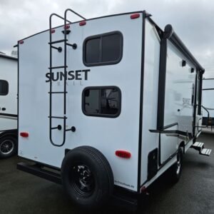 2024-Crossroads-Sunset-Trail-Super-Lite-SS188BH-Travel-Trailer-Stock-E5721-on-sale-at-Poulsbo-RV-2.jpg