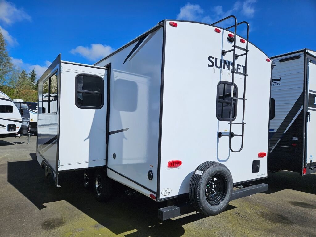 2024-Crossroads-Sunset-Trail-Super-Lite-SS212RB-Travel-Trailer-Stock-E5722-on-sale-at-Poulsbo-RV-2.jpg 2024-Crossroads-Sunset-Trail-Super-Lite-SS212RB-Travel-Trailer-Stock-E5722-on-sale-at-Poulsbo-RV-2.jpg
