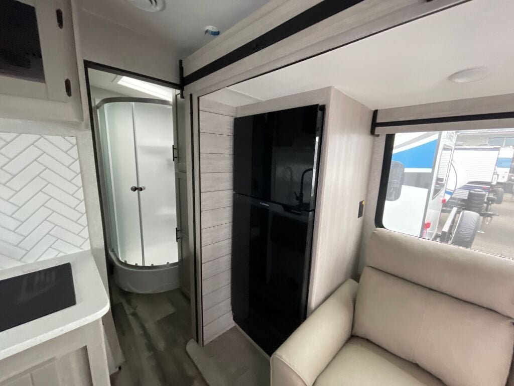 2024-Crossroads-Sunset-Trail-Super-Lite-SS222RB-Travel-Trailer-Stock-K5992-on-sale-at-Poulsbo-RV-8.jpg 2024-Crossroads-Sunset-Trail-Super-Lite-SS222RB-Travel-Trailer-Stock-K5992-on-sale-at-Poulsbo-RV-8.jpg