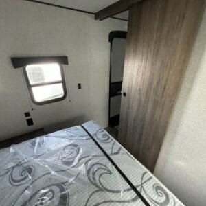 2024-Crossroads-Zinger-Lite-ZR260BH-Travel-Trailer-Stock-K5955-on-sale-at-Poulsbo-RV-24.jpg