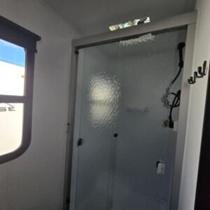 2024-Dutchmen-Kodiak-Ultra-Lite-242RBSL-Travel-Trailer-Stock-K5939-on-sale-at-Poulsbo-RV-10.jpg