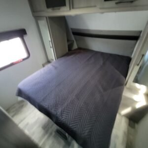 2024-Dutchmen-Kodiak-Ultra-Lite-242RBSL-Travel-Trailer-Stock-M3411-on-sale-at-Poulsbo-RV-12.jpg