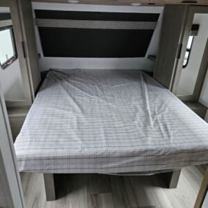 2025-Dutchmen-Kodiak-302BHSL-Travel-Trailer-Stock-E5823-on-sale-at-Poulsbo-RV-4.jpg