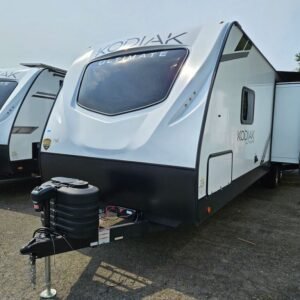 2025-Dutchmen-Kodiak-Ultimate-3321BHSL-Travel-Trailer-Stock-E5796-on-sale-at-Poulsbo-RV-1.jpg