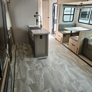 2025-Dutchmen-Kodiak-Ultimate-3321BHSL-Travel-Trailer-Stock-E5796-on-sale-at-Poulsbo-RV-10.jpg
