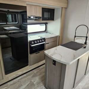 2025-Dutchmen-Kodiak-Ultimate-3321BHSL-Travel-Trailer-Stock-E5796-on-sale-at-Poulsbo-RV-11.jpg