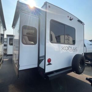 2025-Dutchmen-Kodiak-Ultimate-3371FLSL-Travel-Trailer-Stock-K6014-on-sale-at-Poulsbo-RV-2.jpg