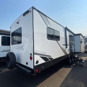 2025-Dutchmen-Kodiak-Ultimate-3371FLSL-Travel-Trailer-Stock-K6014-on-sale-at-Poulsbo-RV-3.jpg