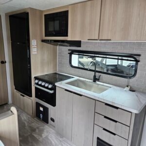 2025-Dutchmen-Kodiak-Ultra-Lite-201QB-Travel-Trailer-Stock-E5804-on-sale-at-Poulsbo-RV-5.jpg