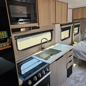 2025-Dutchmen-Kodiak-Ultra-Lite-201QB-Travel-Trailer-Stock-E5805-on-sale-at-Poulsbo-RV-10.jpg