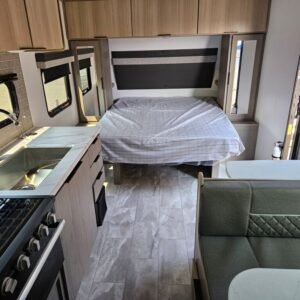 2025-Dutchmen-Kodiak-Ultra-Lite-201QB-Travel-Trailer-Stock-E5805-on-sale-at-Poulsbo-RV-8.jpg