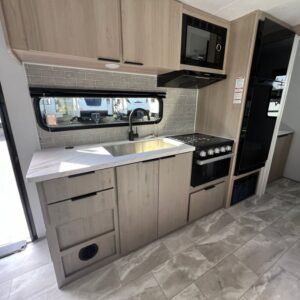 2025-Dutchmen-Kodiak-Ultra-Lite-242RBSL-Travel-Trailer-Stock-S672-on-sale-at-Poulsbo-RV-16.jpg