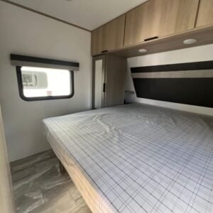 2025-Dutchmen-Kodiak-Ultra-Lite-242RBSL-Travel-Trailer-Stock-S672-on-sale-at-Poulsbo-RV-23.jpg