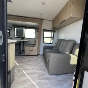2025-Dutchmen-Kodiak-Ultra-Lite-242RBSL-Travel-Trailer-Stock-S672-on-sale-at-Poulsbo-RV-4.jpg