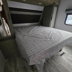 2025-Dutchmen-Kodiak-Ultra-Lite-257RKSL-Travel-Trailer-Stock-S673-on-sale-at-Poulsbo-RV-18.jpg
