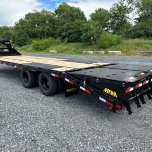 Big-Tex-8.5x30-Deckover-Gooseneck-Equipment-Trailer-Mega-Ramps-22GN-30D5A-MRBK-7-1-1.jpg