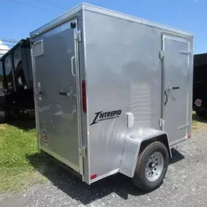 Homesteader-5x8-V-Nose-Ramp-Door-Side-Door-6-Interior-Height-4.webp