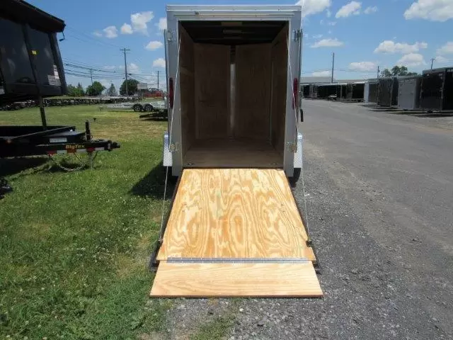Homesteader-5×8-V-Nose-Ramp-Door-Side-Door-6-Interior-Height-5-1.webp Homesteader-5x8-V-Nose-Ramp-Door-Side-Door-6-Interior-Height-5-1.webp