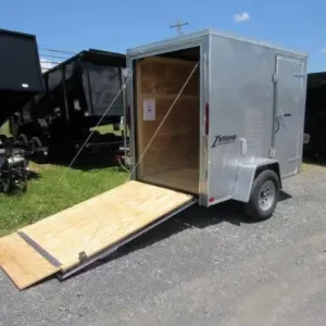 Homesteader-5x8-V-Nose-Ramp-Door-Side-Door-6-Interior-Height-6-1.webp
