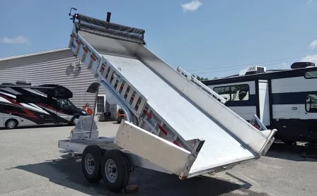 Dump trailer with hydraulic bed for landscape and contractor work